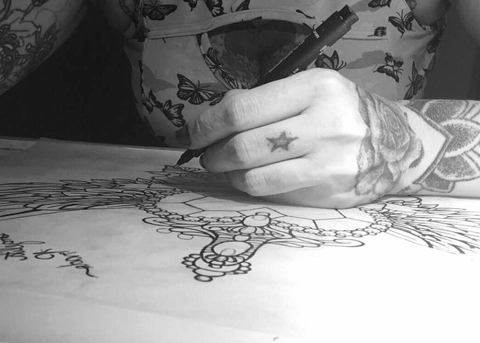 Como usar as canetas para fazer um free hand na tatuagem? 
