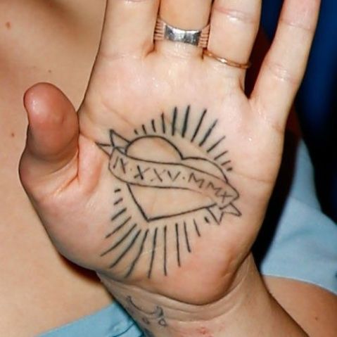 Por que não é aconselhável fazer uma Tatuagem na palma da mão?