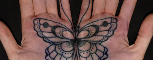 tatuagem na mao pequena linda