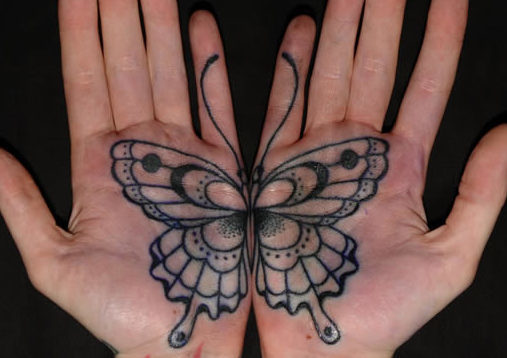 15 ideias de tatuagem na palma da mão para sair do clichê